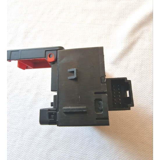 Панель аварийного выключателя SOS для Nissan Juke MK2 F16 2024 года выпуска  OEM 253B03215R